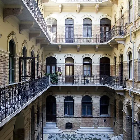 Eoetvoes Lejlighed Budapest