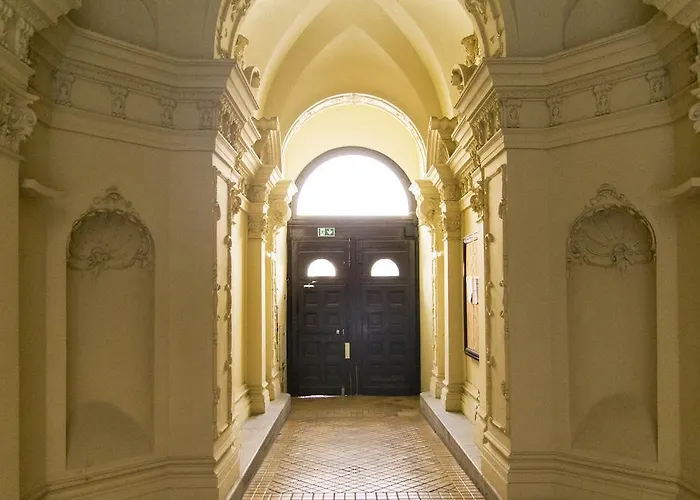 Eoetvoes Apartament *