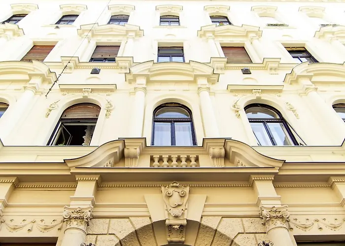 Eoetvoes * Budapesta