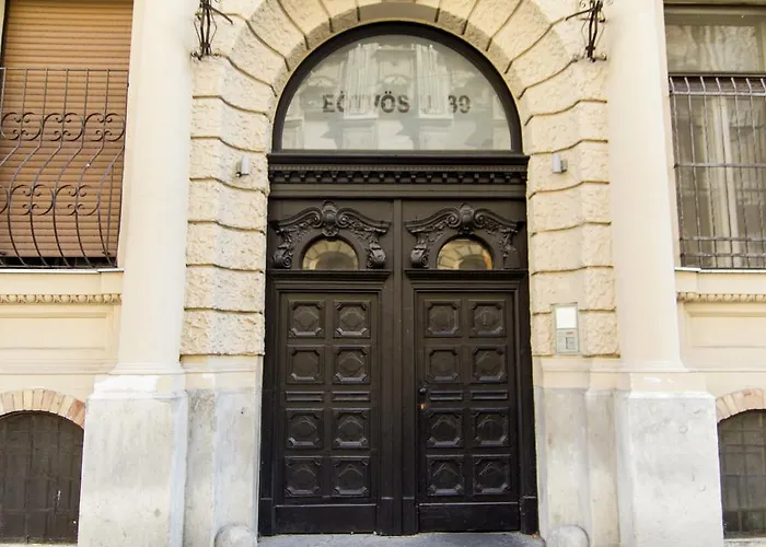 Apartament Eoetvoes